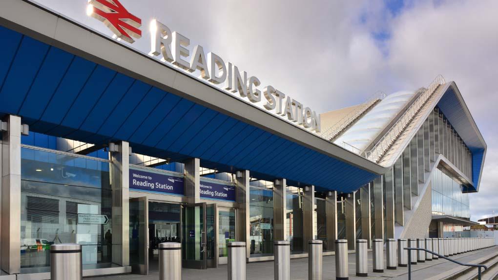 Reading railway station main building entrance