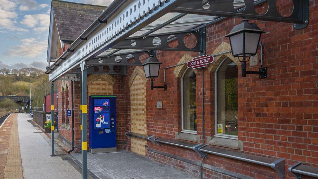 Dore station platform