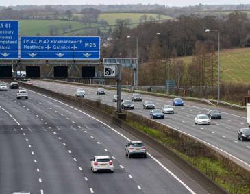 Traffic on the busiest British motorway M25