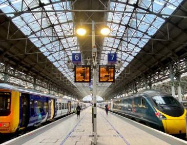 Manchester Piccadilly railway station platforms 6 and 7