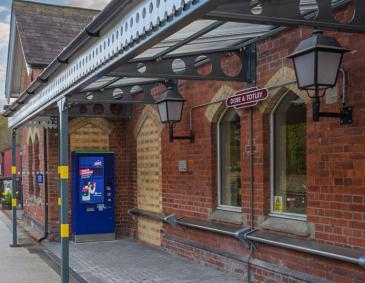 Dore station platform